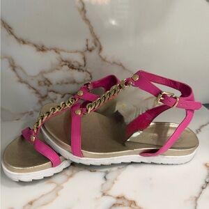 Guess Luxe edition Pink Sandals with Gold Chain Accent size 6